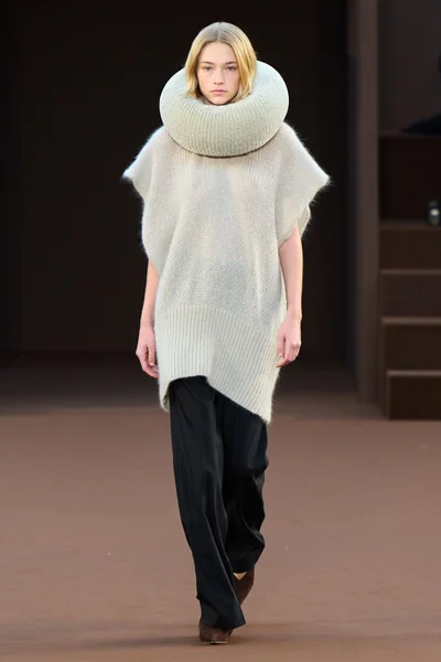 Look 50